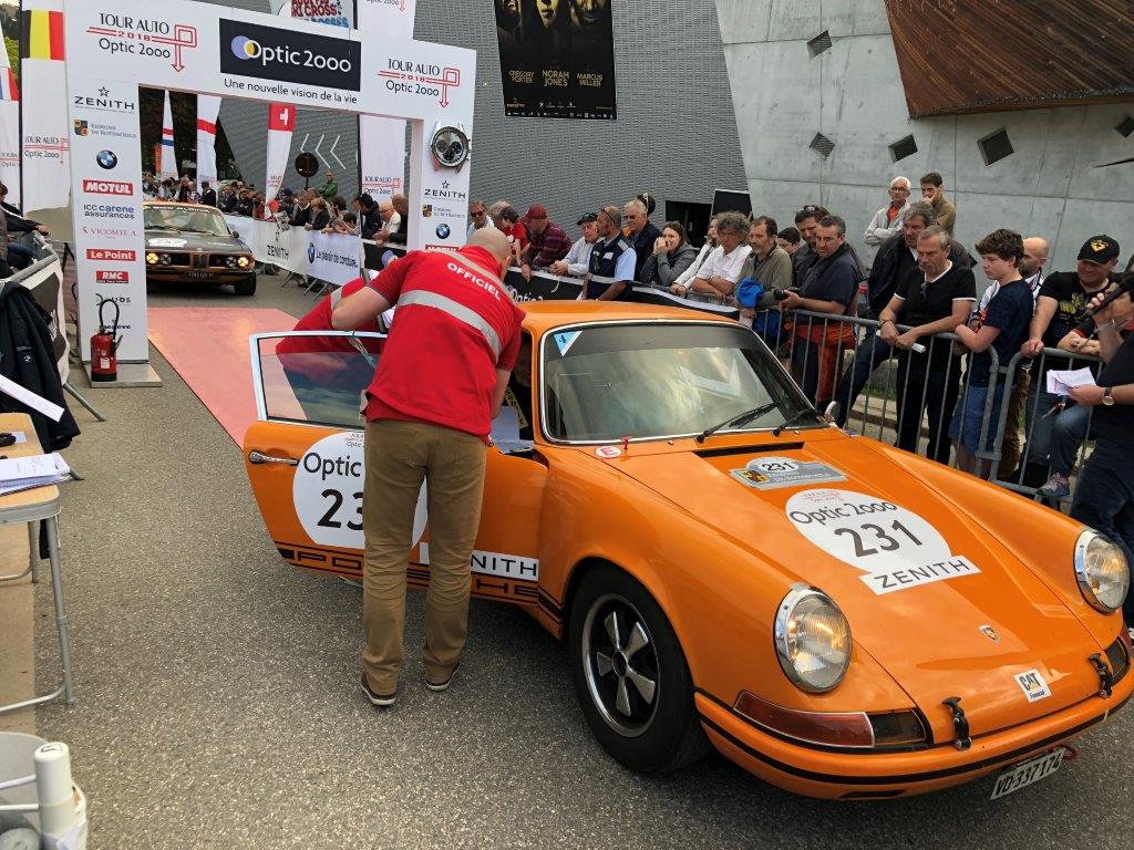 Tour Auto 2018. Etape à Megève pour 230 sportives anciennes