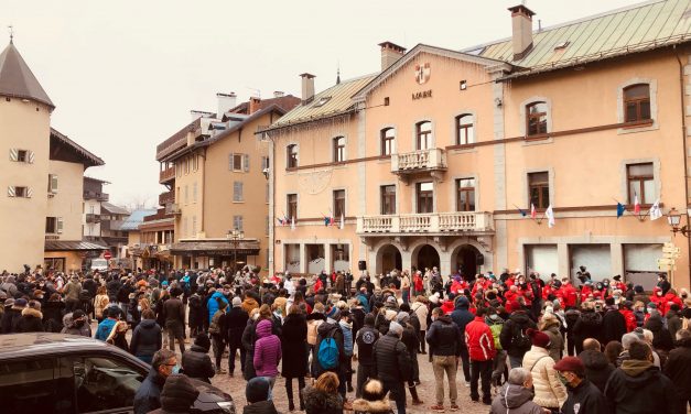 300 manifestants à Megève contre la fermeture des remontées mécaniques