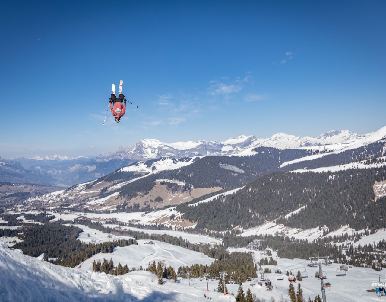 Back to Back Freeski. À Megève, le ski s’envoie en l’air en mode freestyle